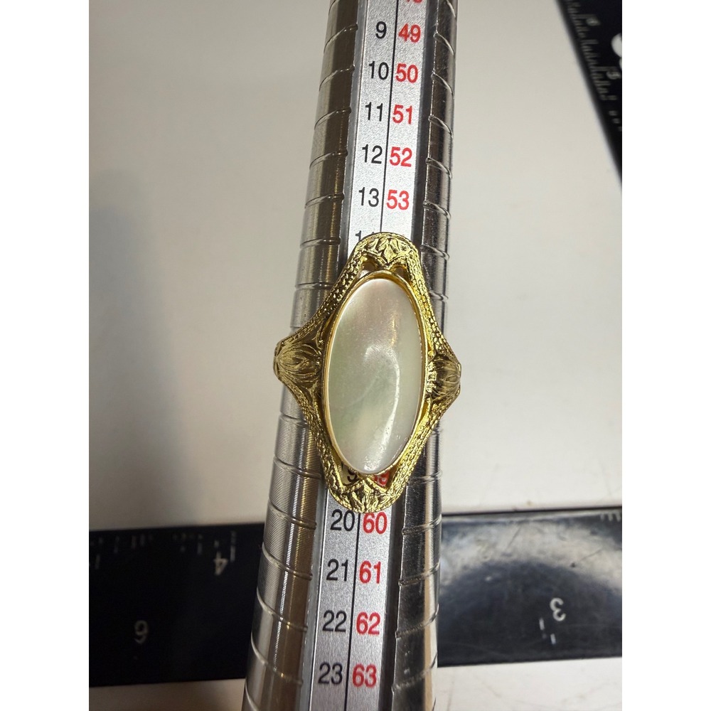 Vintage Mother of Pearl Gold Tone Filigree Oval Statement Ring Size 8.25